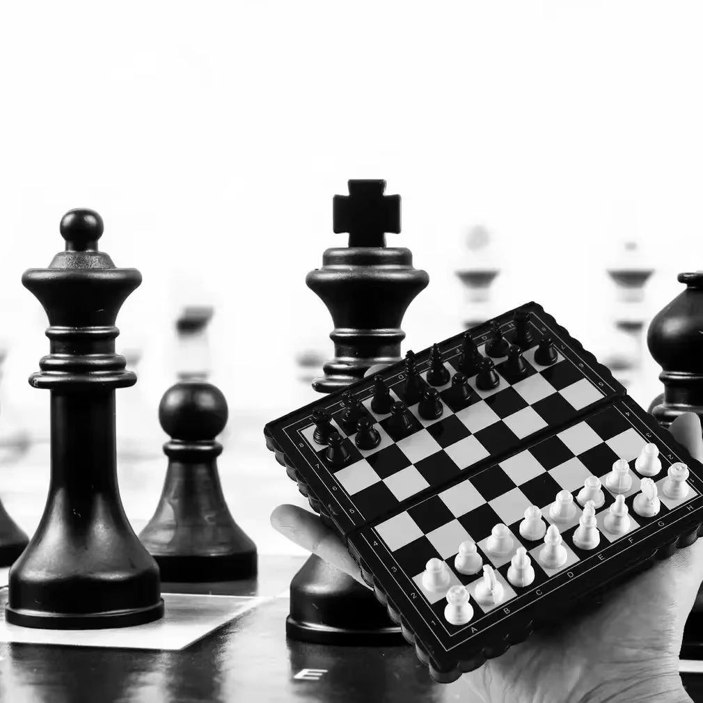 1Pc Mini Magnetic  Chess Set   - Board Game For Kids recension och pris